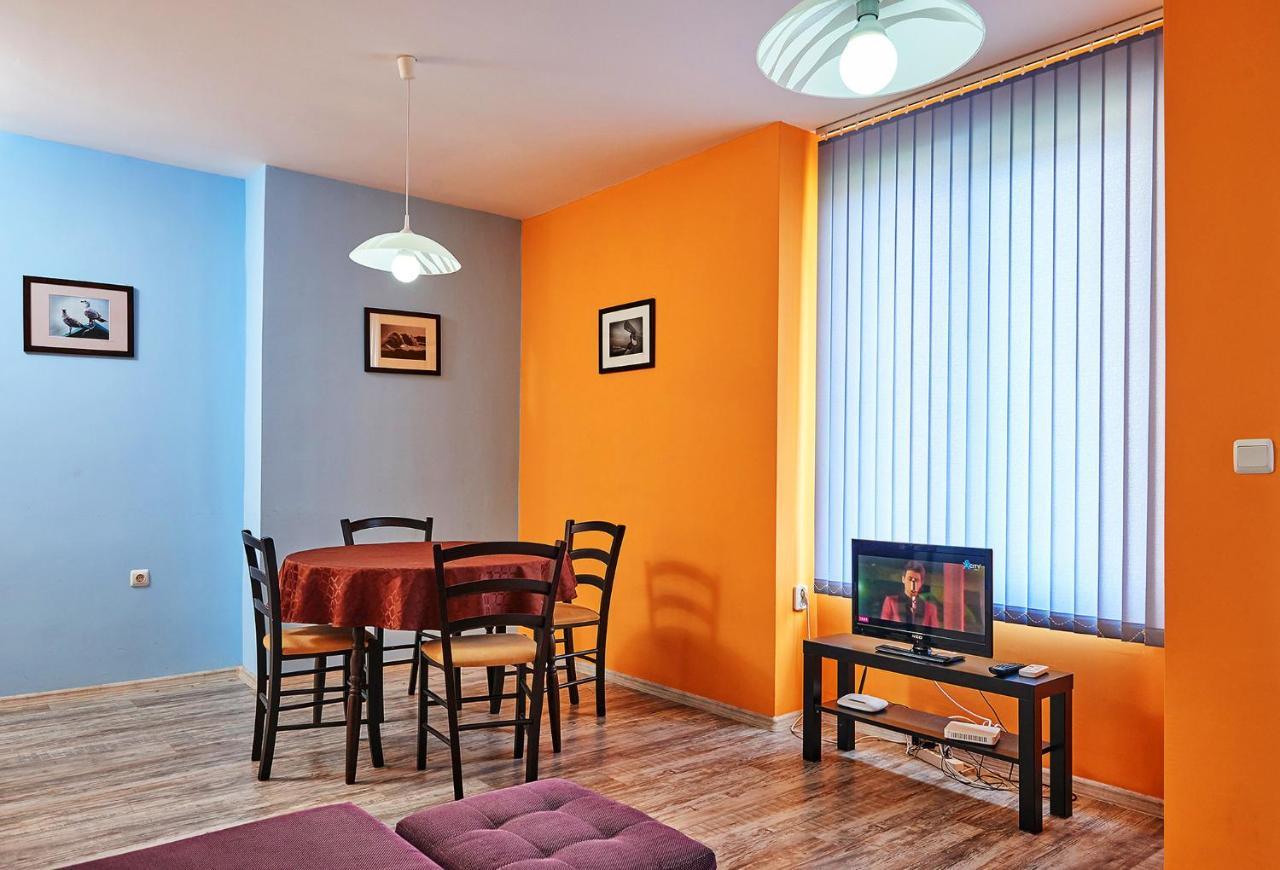 Apartments Dimitrovi Pomorie Exterior photo