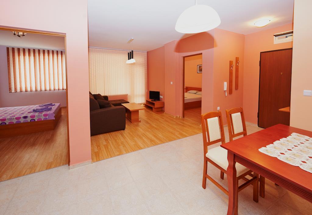 Apartments Dimitrovi Pomorie Room photo
